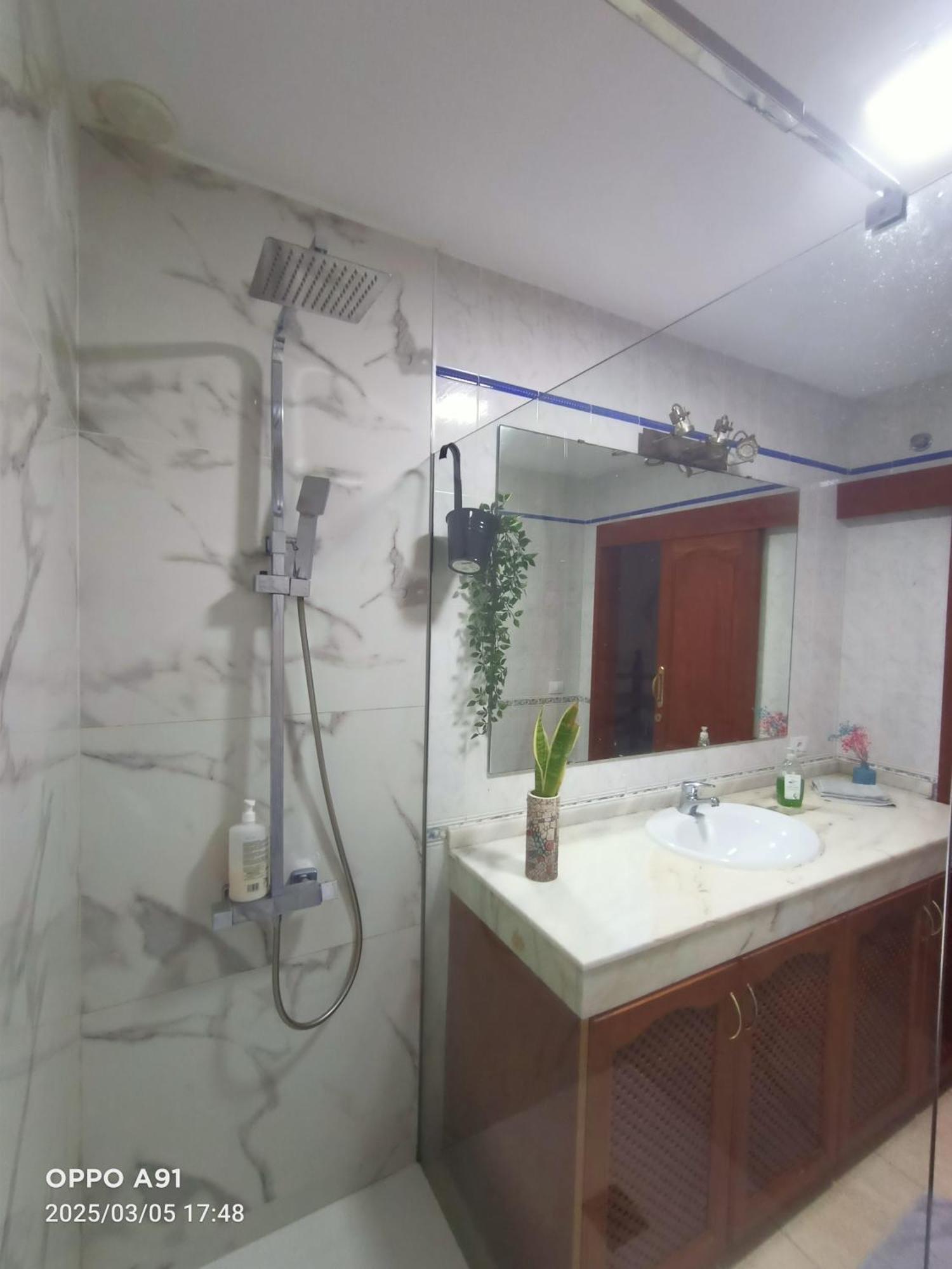 Habitacion Privada May Con Balcon Vecindario  Exteriér fotografie